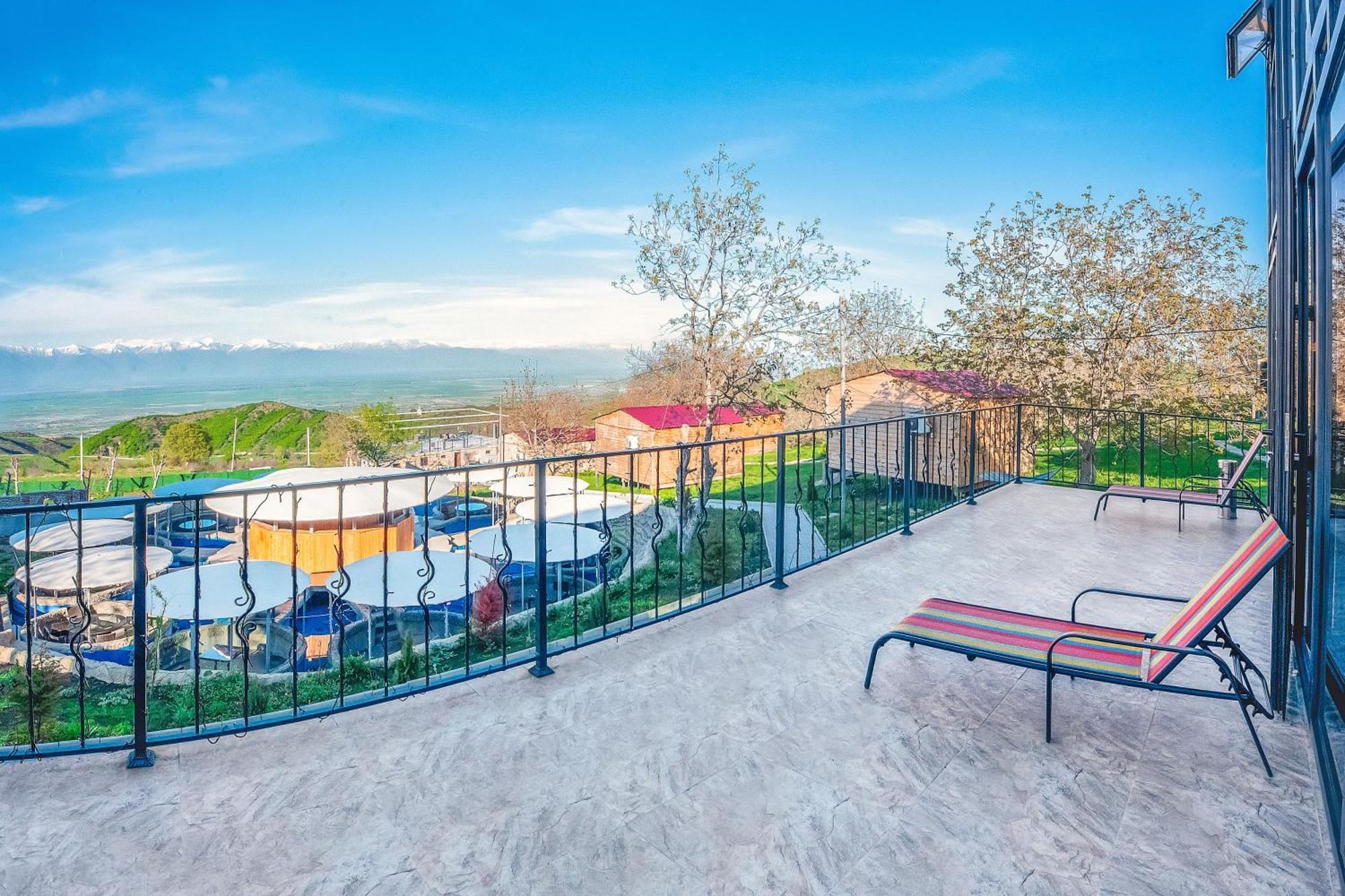 Villaggio Mirzaani Resort Сигнахи Экстерьер фото